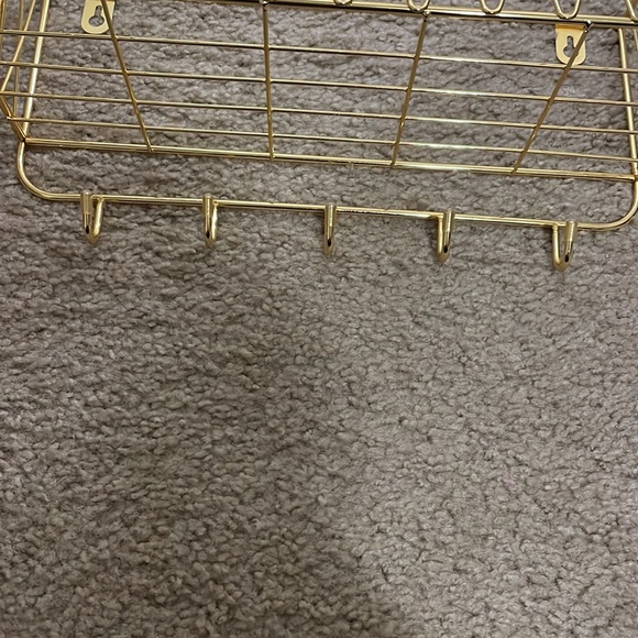 🛍️NIB Storage shelf - Picture 2 of 4